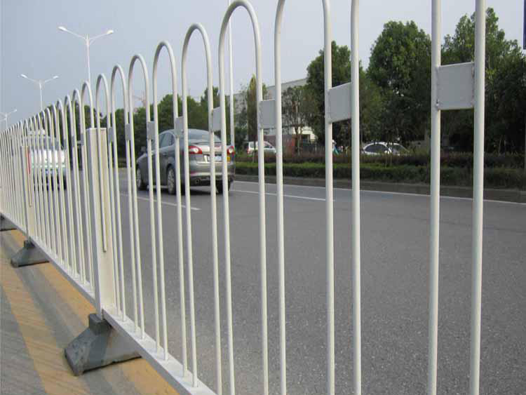 京式公路護(hù)欄