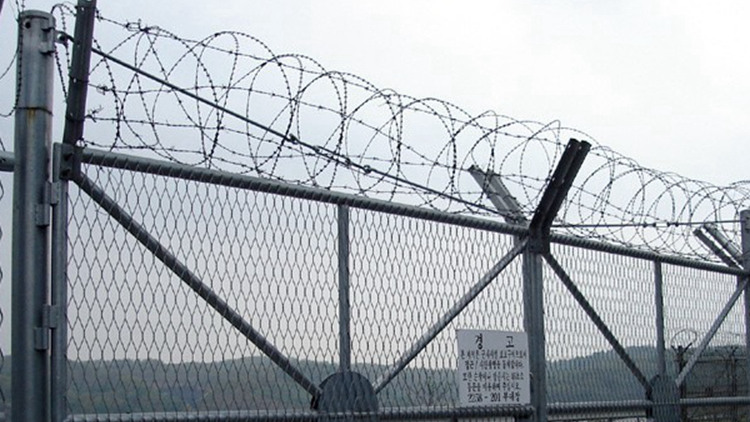 鐵路防攀爬防護(hù)網(wǎng)18631858321 鐵路防攀爬防護(hù)網(wǎng)18631858321